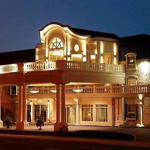 Hotel Chateau Louis & Conference Centre ***